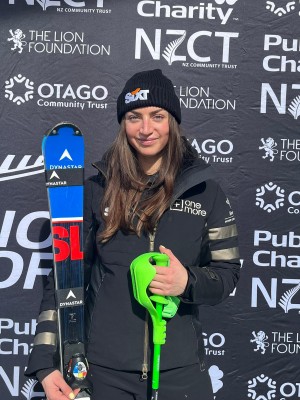 Piera Hudson defends yellow bib at FIS ANC Slalom Series 